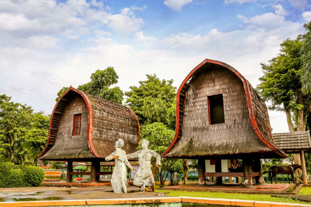 Rumah Adat Abail